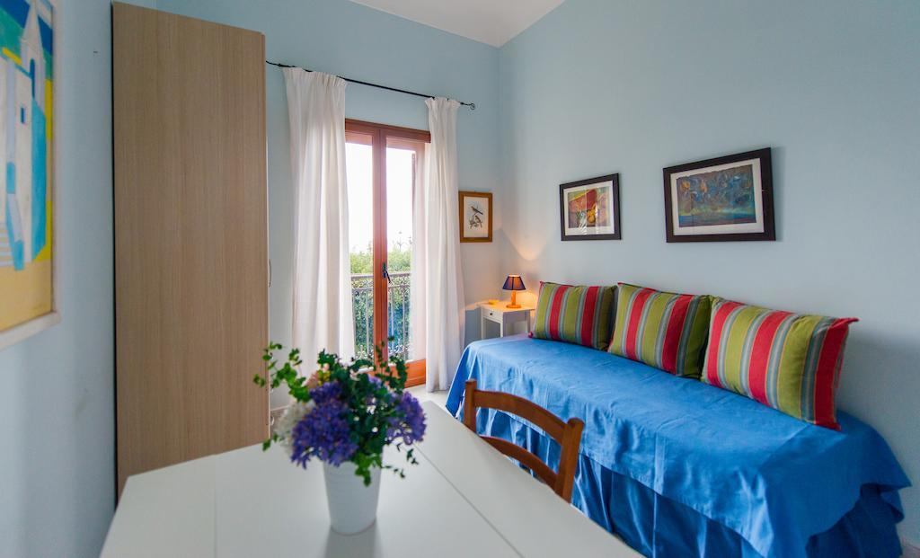 Casa La Serissa Trapani Szoba fotó
