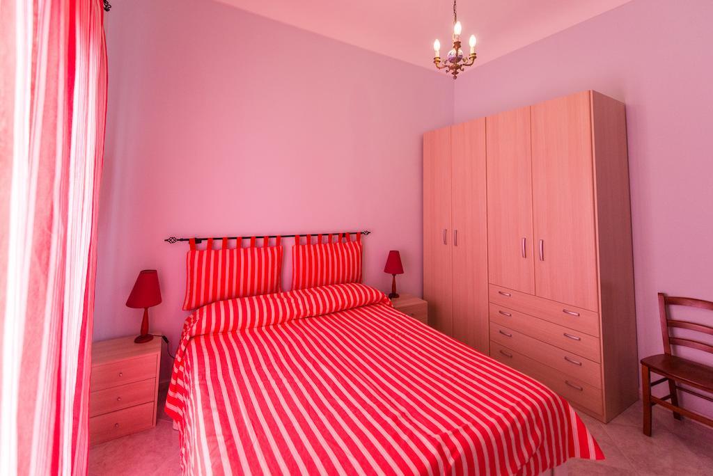 Casa La Serissa Trapani Szoba fotó